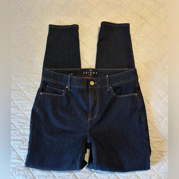 Jeans - Picture 2 of 12